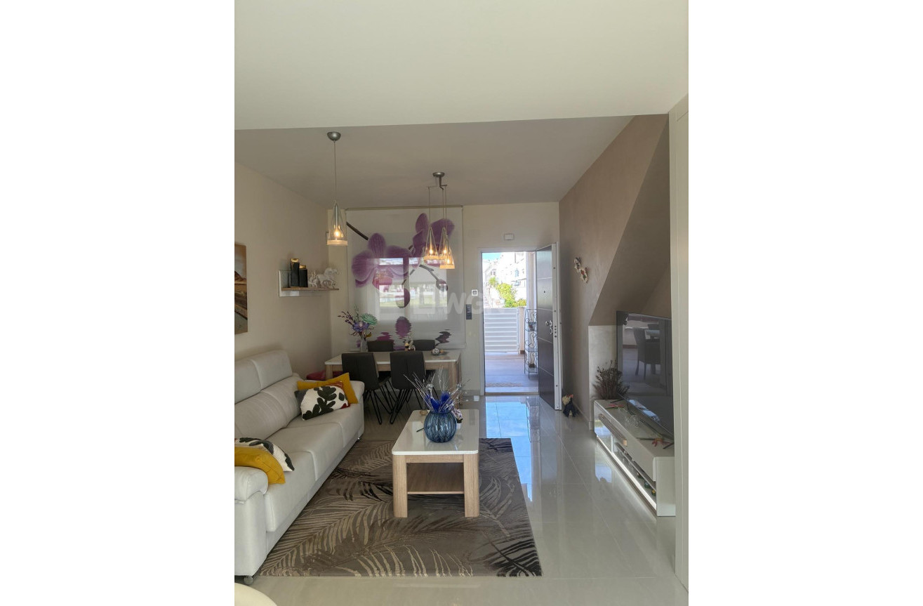 Odsprzedaż - Mieszkanie w bloku - Torrevieja - Los Balcones