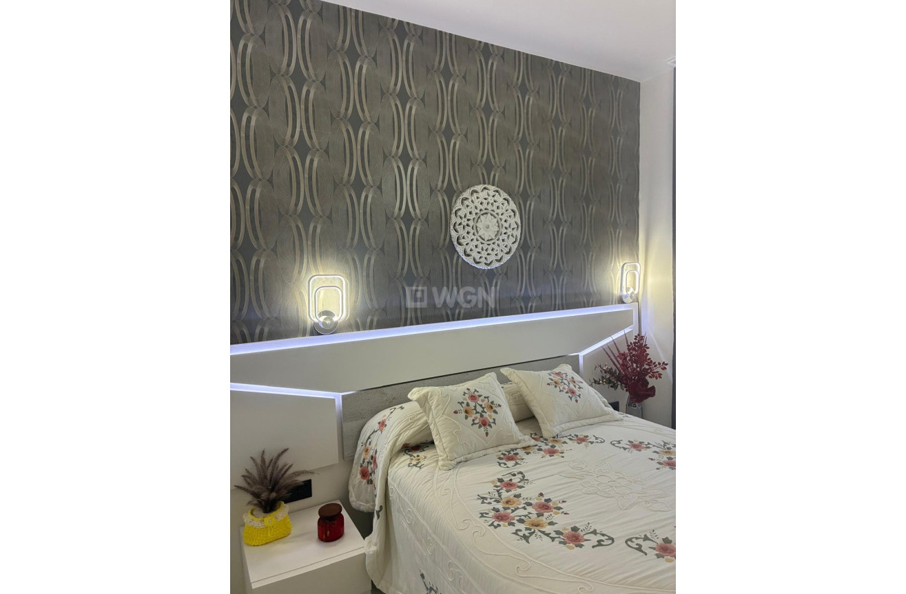 Odsprzedaż - Mieszkanie w bloku - Torrevieja - Los Balcones