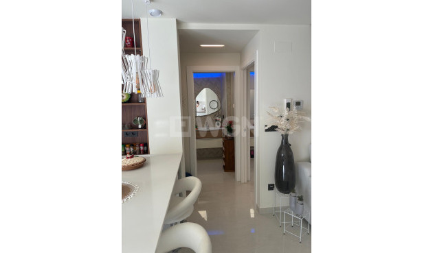 Odsprzedaż - Mieszkanie w bloku - Torrevieja - Los Balcones