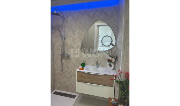 Odsprzedaż - Mieszkanie w bloku - Torrevieja - Los Balcones
