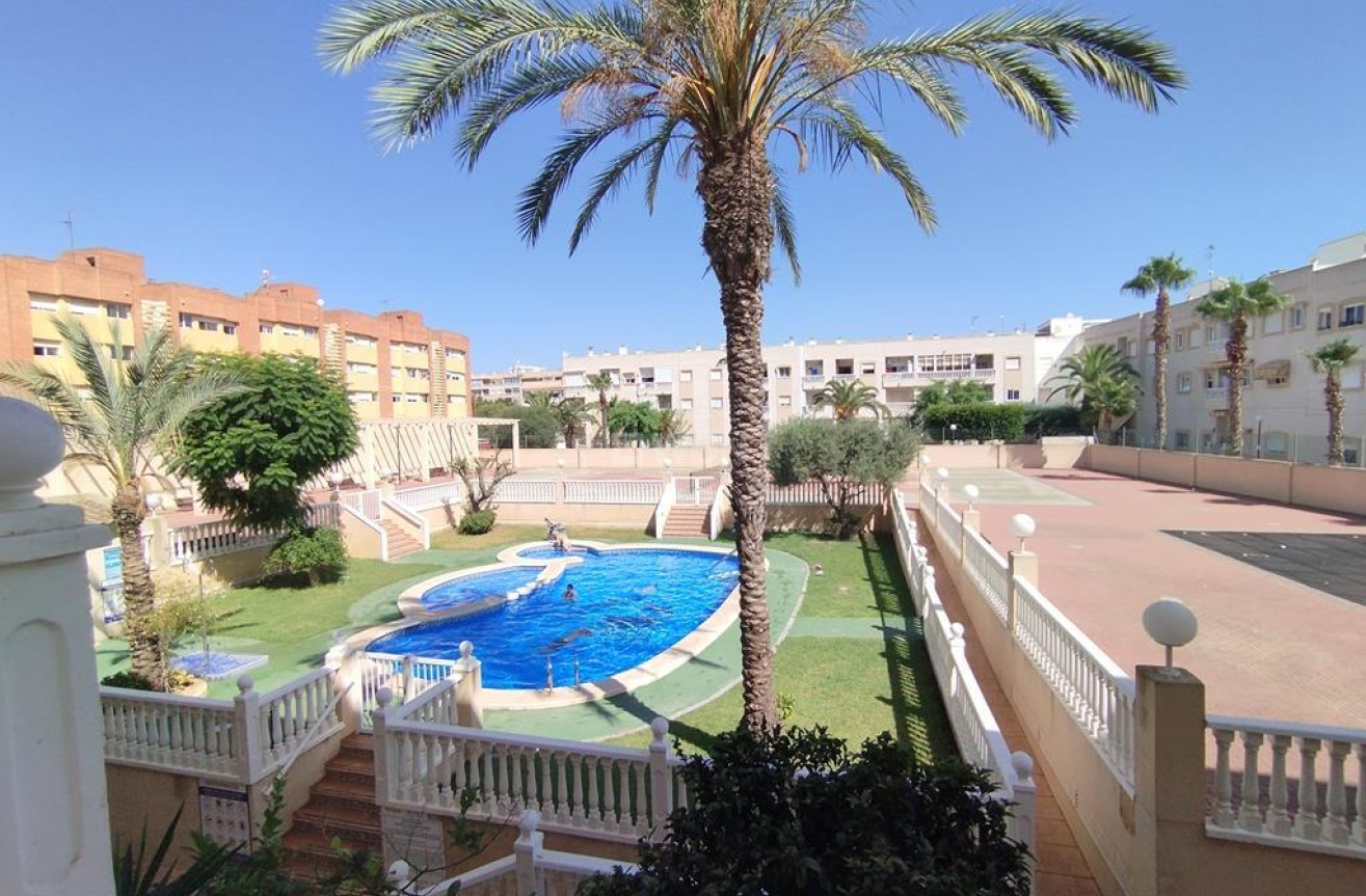 Odsprzedaż - Mieszkanie w bloku - Torrevieja - DIEGO RAMIREZ LA LOMA