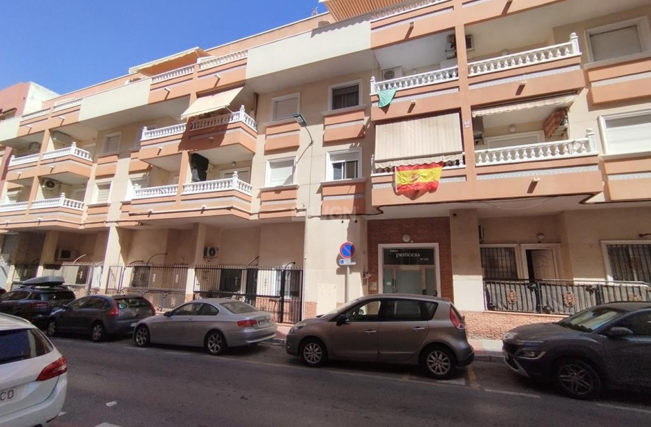 Odsprzedaż - Mieszkanie w bloku - Torrevieja - DIEGO RAMIREZ LA LOMA