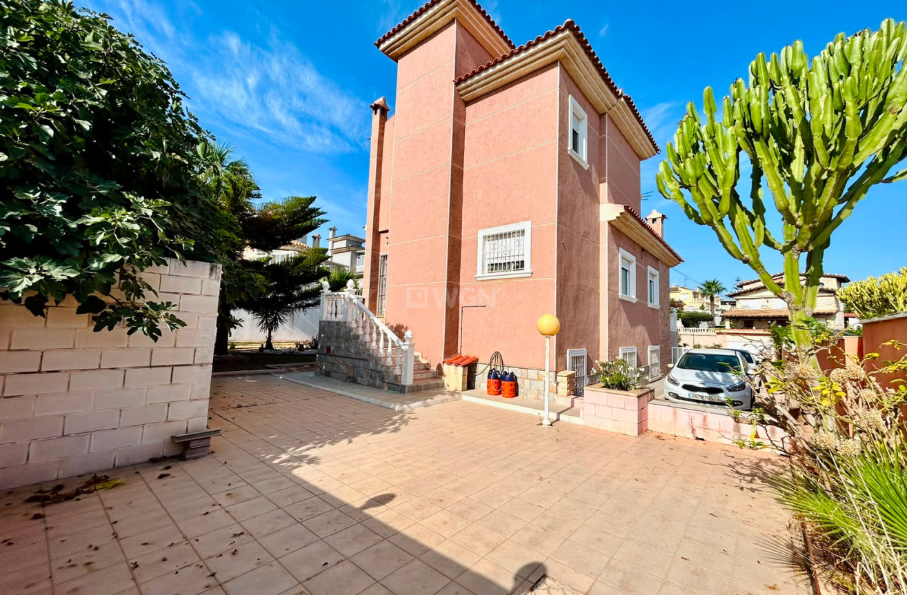 Odsprzedaż - Villa - Orihuela - Inland