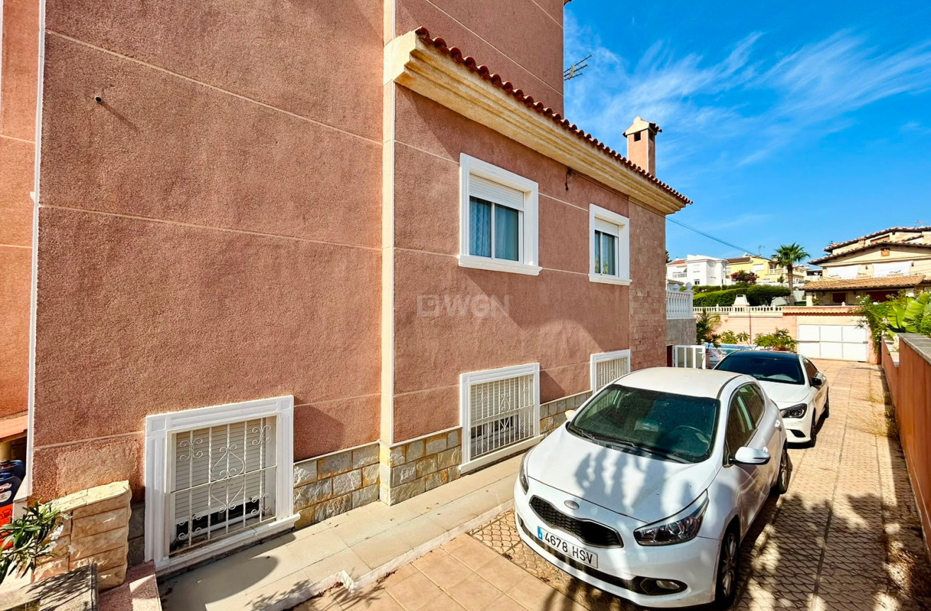 Odsprzedaż - Villa - Orihuela - Inland