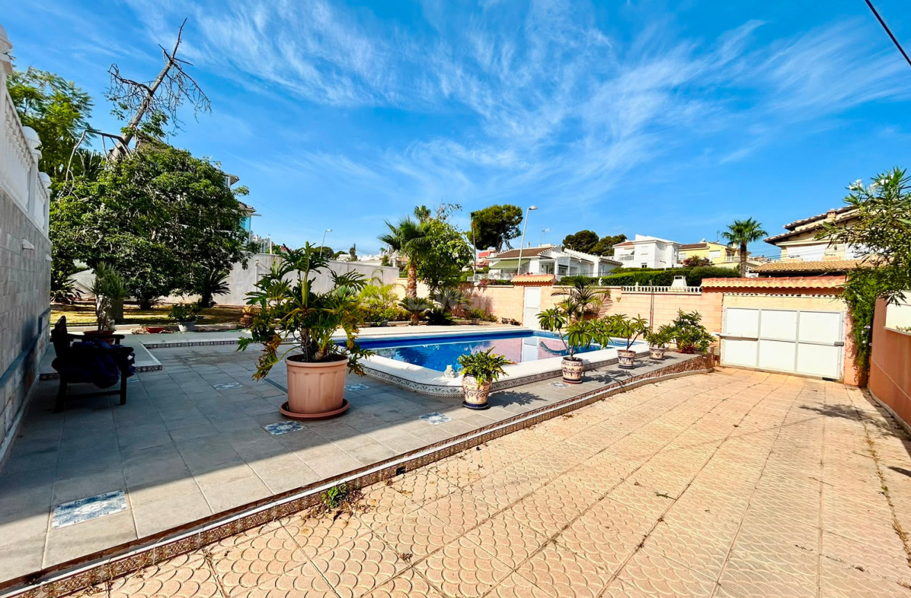 Odsprzedaż - Villa - Orihuela - Inland