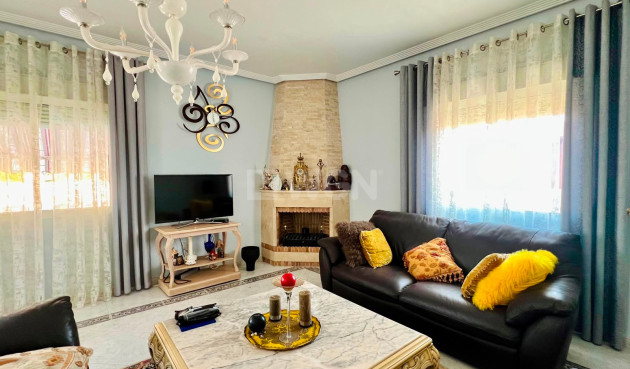 Odsprzedaż - Villa - Orihuela - Inland