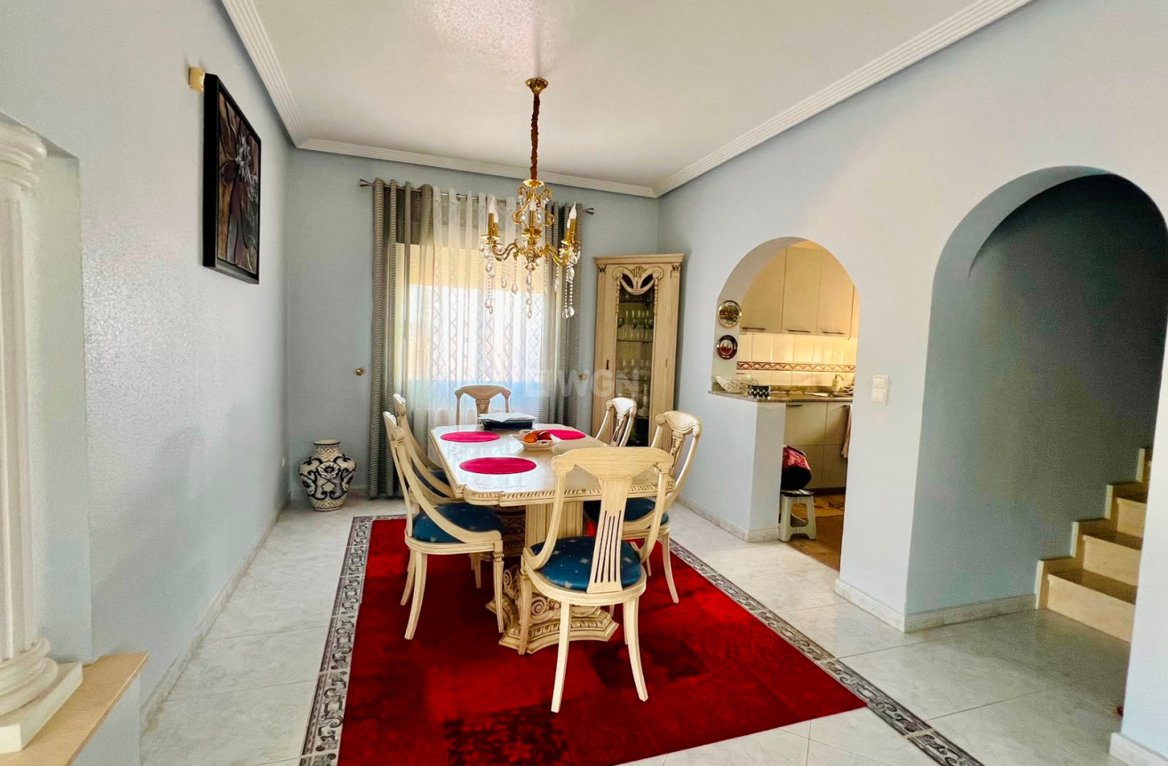 Odsprzedaż - Villa - Orihuela - Inland