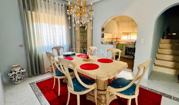 Odsprzedaż - Villa - Orihuela - Inland