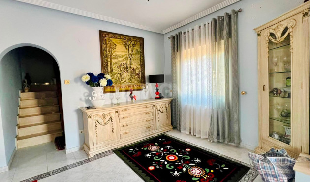 Odsprzedaż - Villa - Orihuela - Inland
