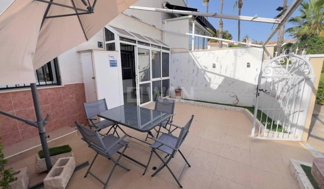 Odsprzedaż - Bungalow - Torrevieja - Los Balcones