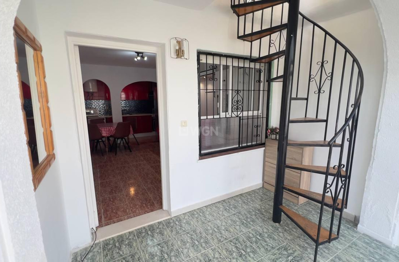 Odsprzedaż - Bungalow - Torrevieja - Los Balcones