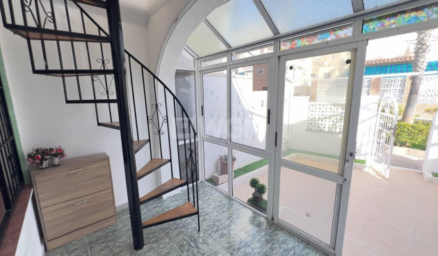 Odsprzedaż - Bungalow - Torrevieja - Los Balcones