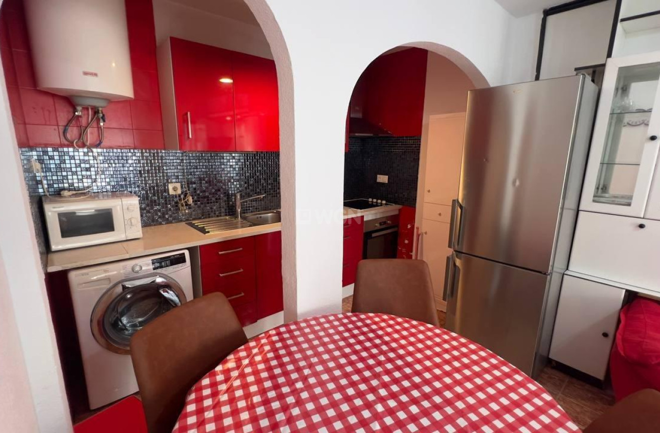 Odsprzedaż - Bungalow - Torrevieja - Los Balcones