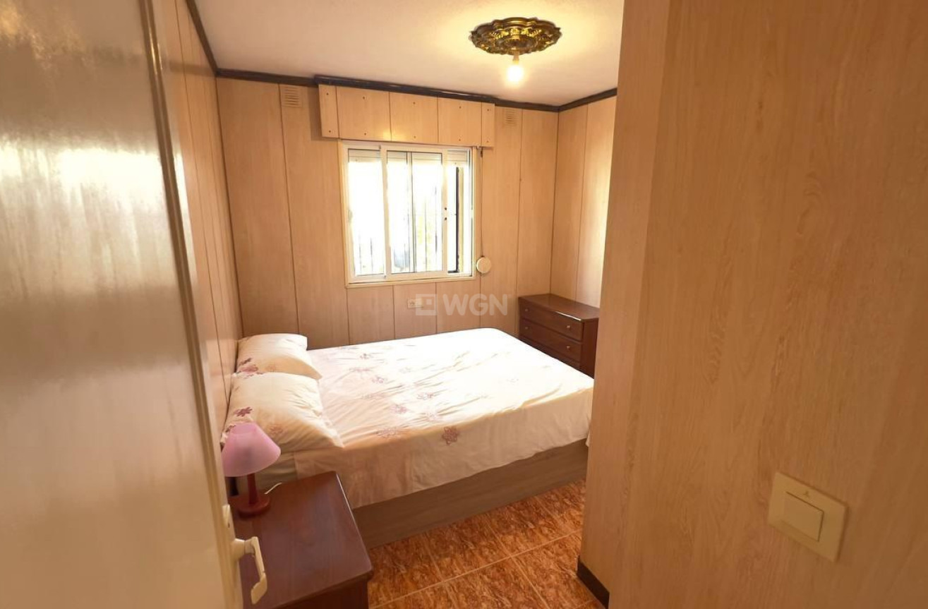 Odsprzedaż - Bungalow - Torrevieja - Los Balcones