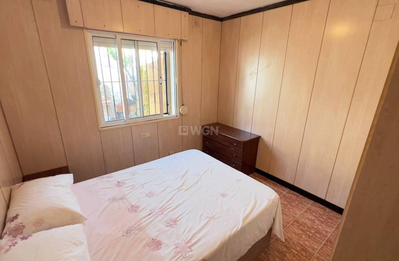 Odsprzedaż - Bungalow - Torrevieja - Los Balcones