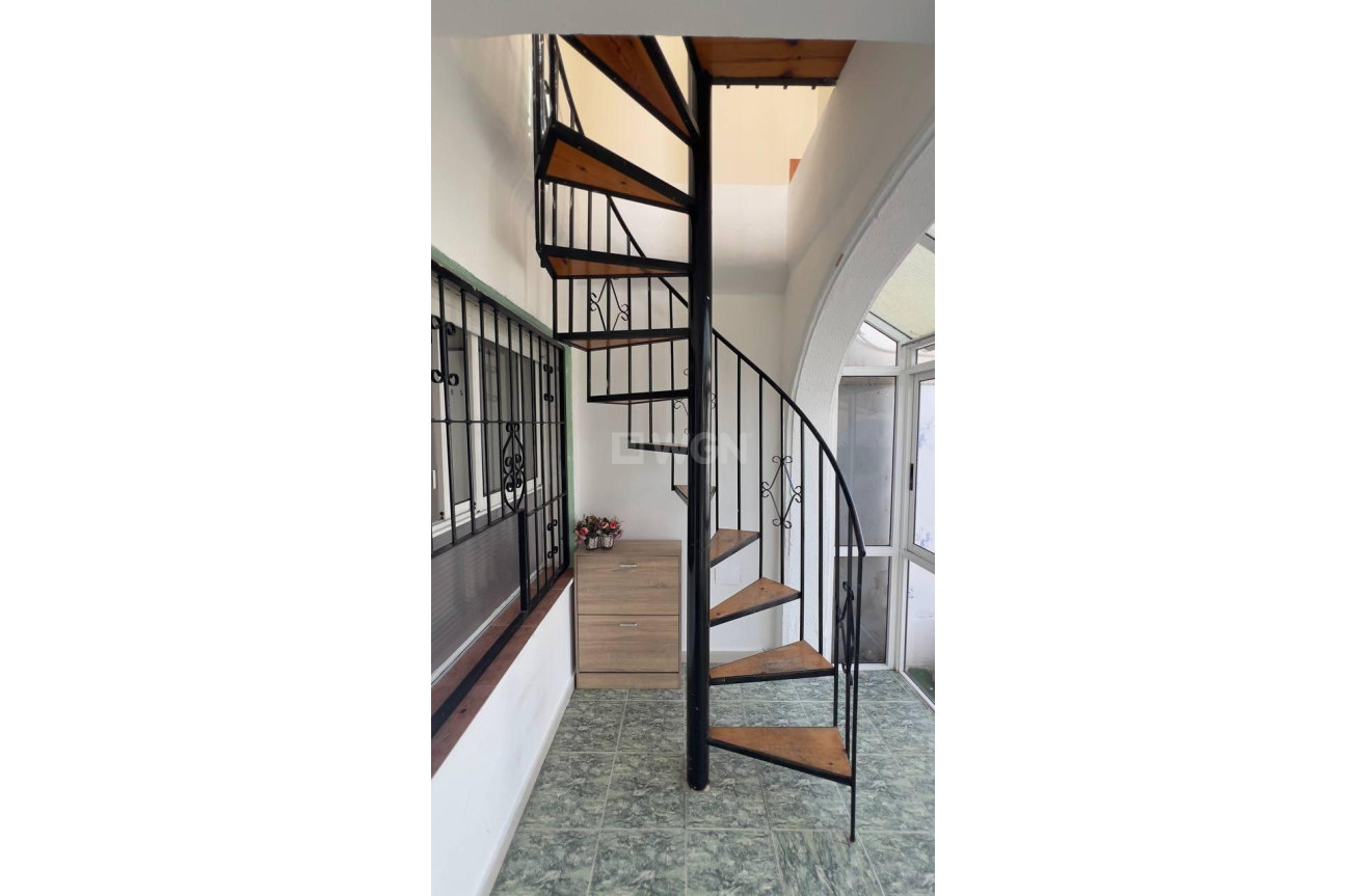 Odsprzedaż - Bungalow - Torrevieja - Los Balcones