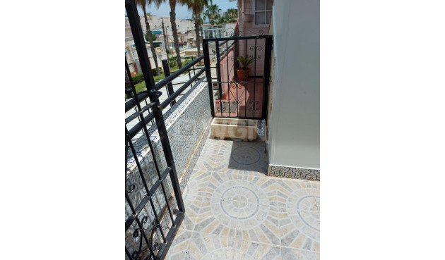 Odsprzedaż - Bungalow - Torrevieja - Los Balcones