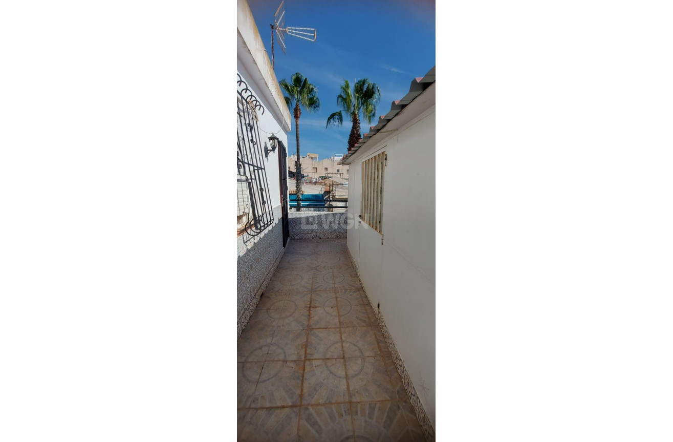 Odsprzedaż - Bungalow - Torrevieja - Los Balcones