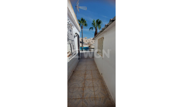 Odsprzedaż - Bungalow - Torrevieja - Los Balcones