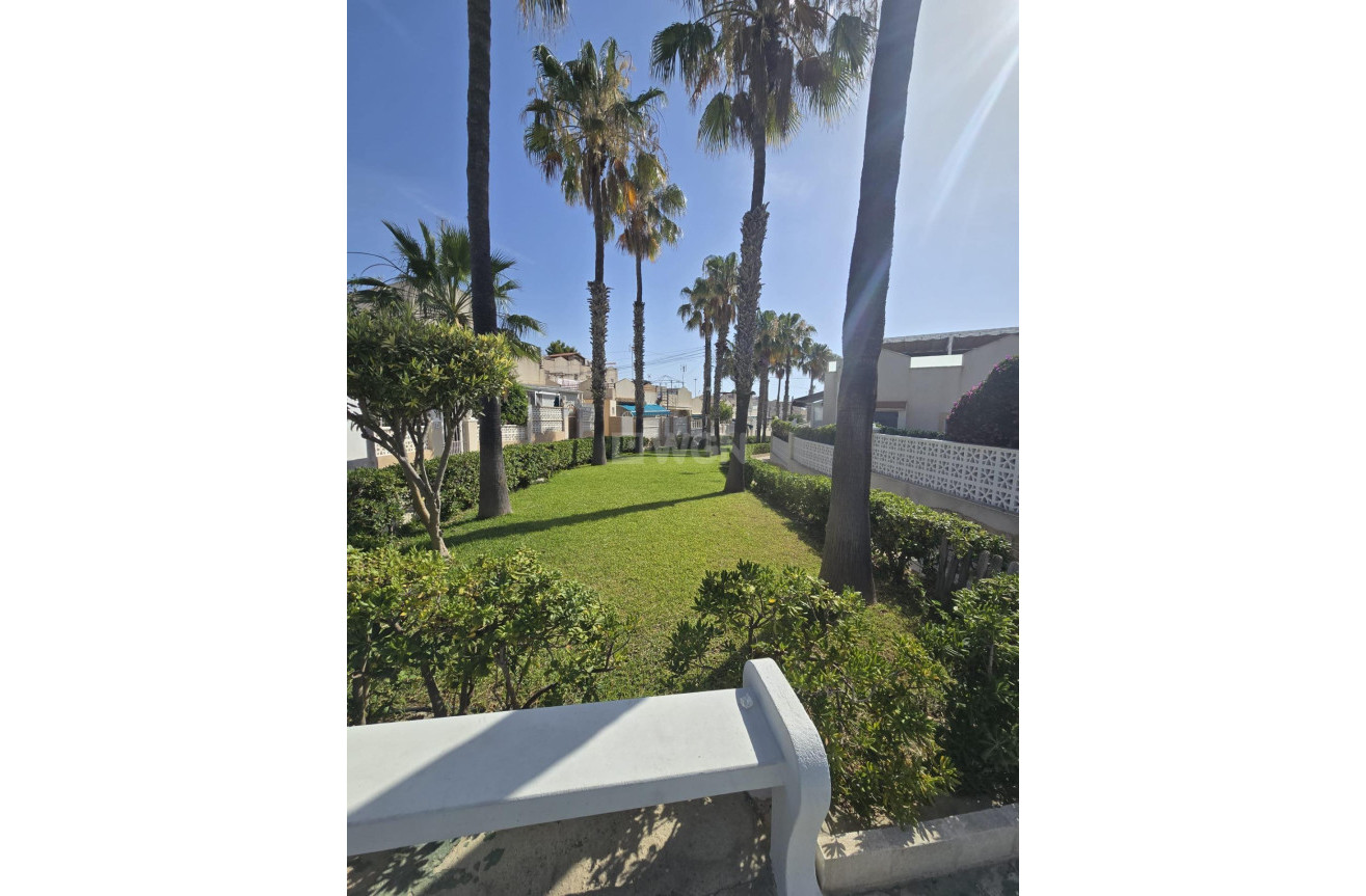 Odsprzedaż - Bungalow - Torrevieja - Los Balcones