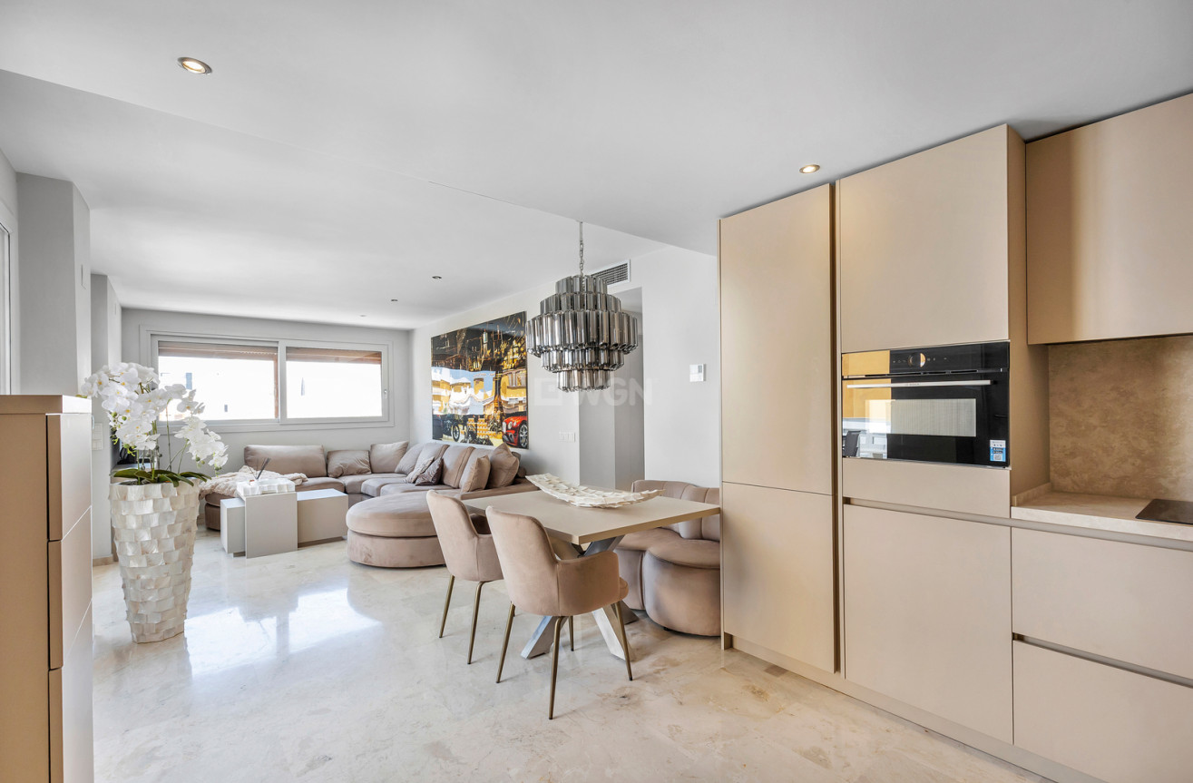 Odsprzedaż - Mieszkanie w bloku - Torrevieja - Costa Blanca