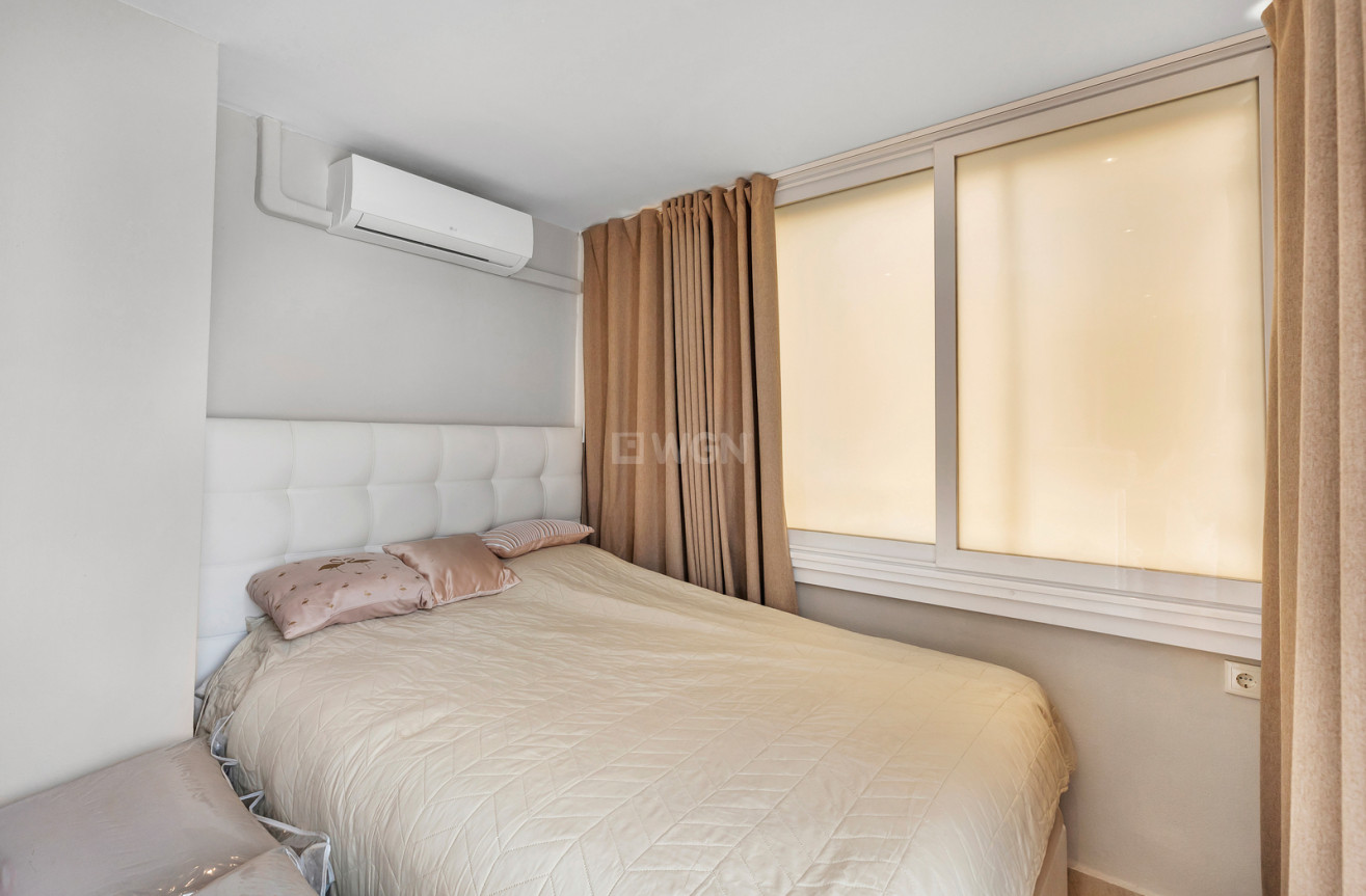 Odsprzedaż - Mieszkanie w bloku - Torrevieja - Costa Blanca