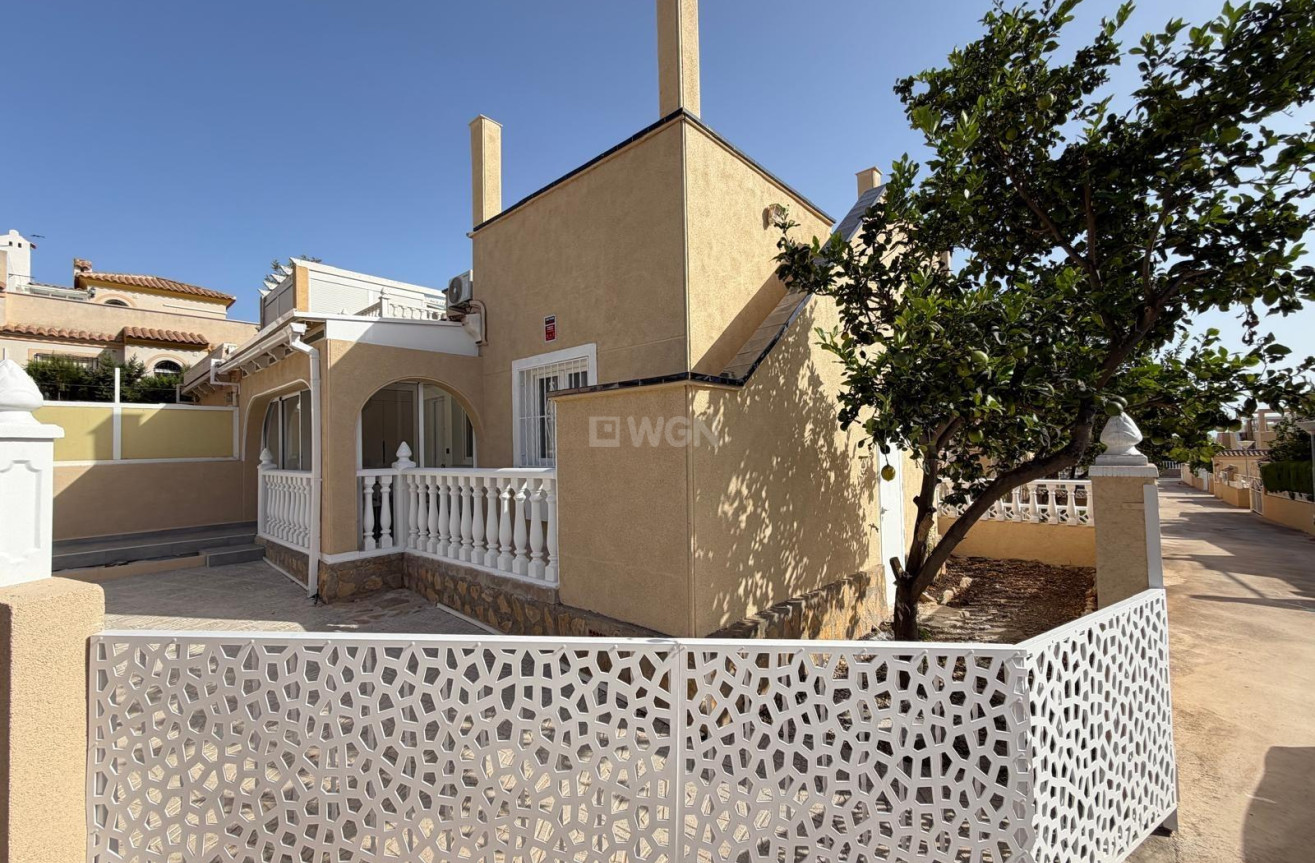 Odsprzedaż - Kamienica - Torrevieja - Miramar - Torre Del Moro