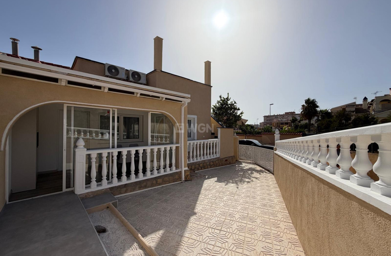 Odsprzedaż - Kamienica - Torrevieja - Miramar - Torre Del Moro