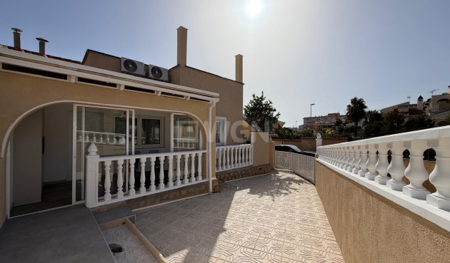 Odsprzedaż - Kamienica - Torrevieja - Miramar - Torre Del Moro