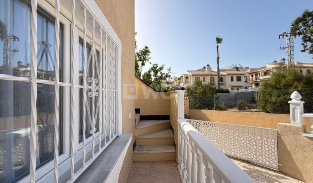 Odsprzedaż - Kamienica - Torrevieja - Miramar - Torre Del Moro