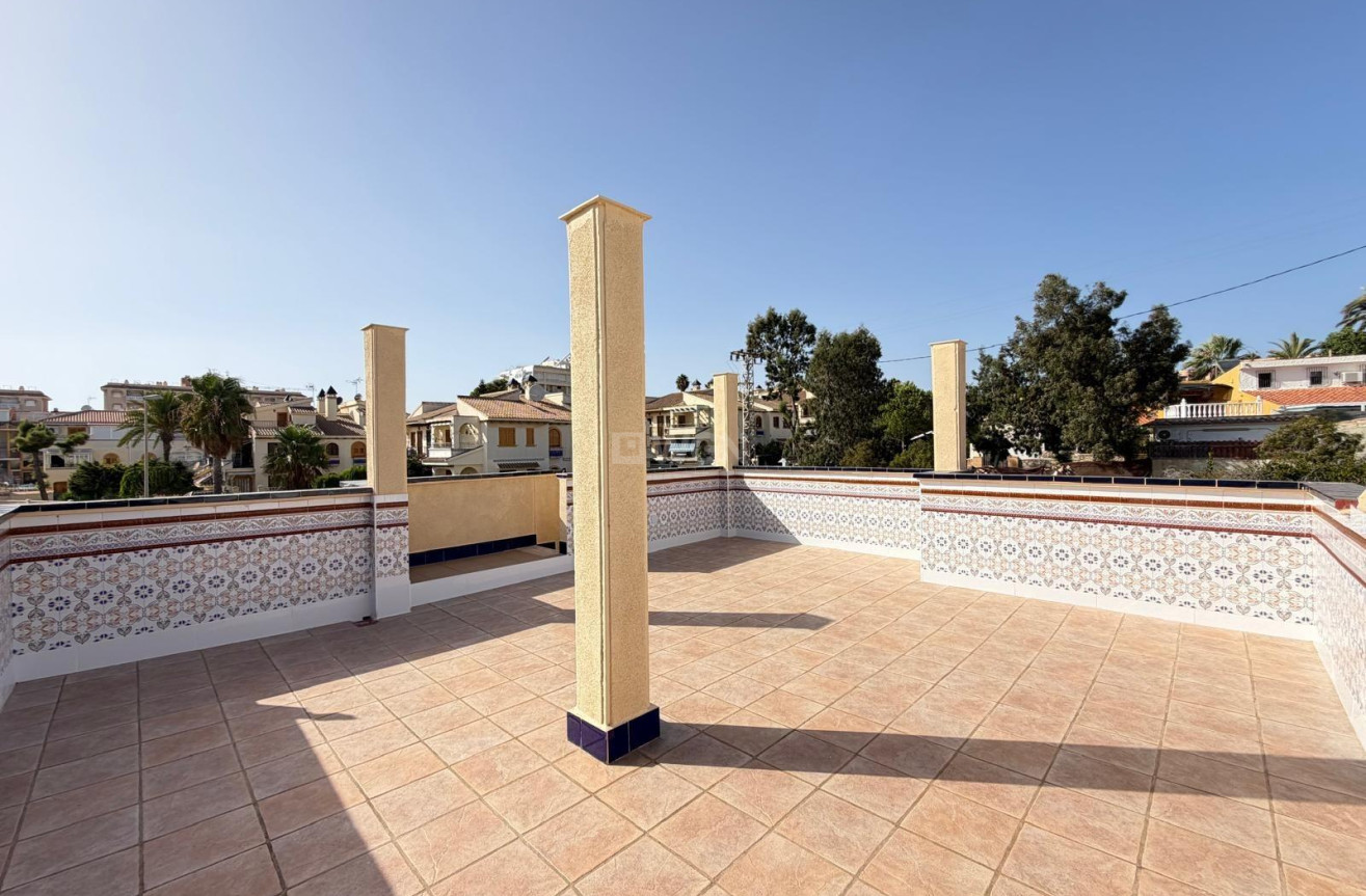 Odsprzedaż - Kamienica - Torrevieja - Miramar - Torre Del Moro