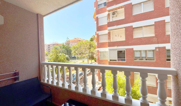 Odsprzedaż - Mieszkanie w bloku - Torrevieja - Playa del Cura