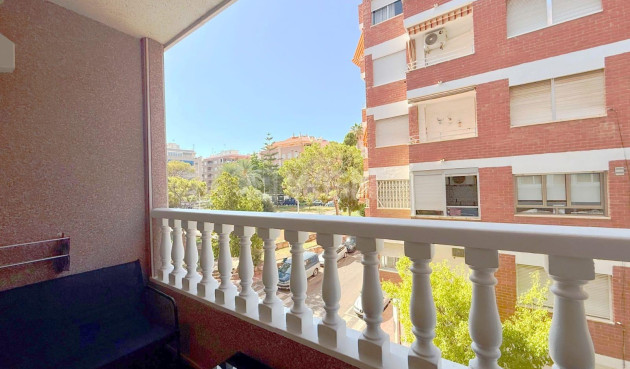 Odsprzedaż - Mieszkanie w bloku - Torrevieja - Playa del Cura
