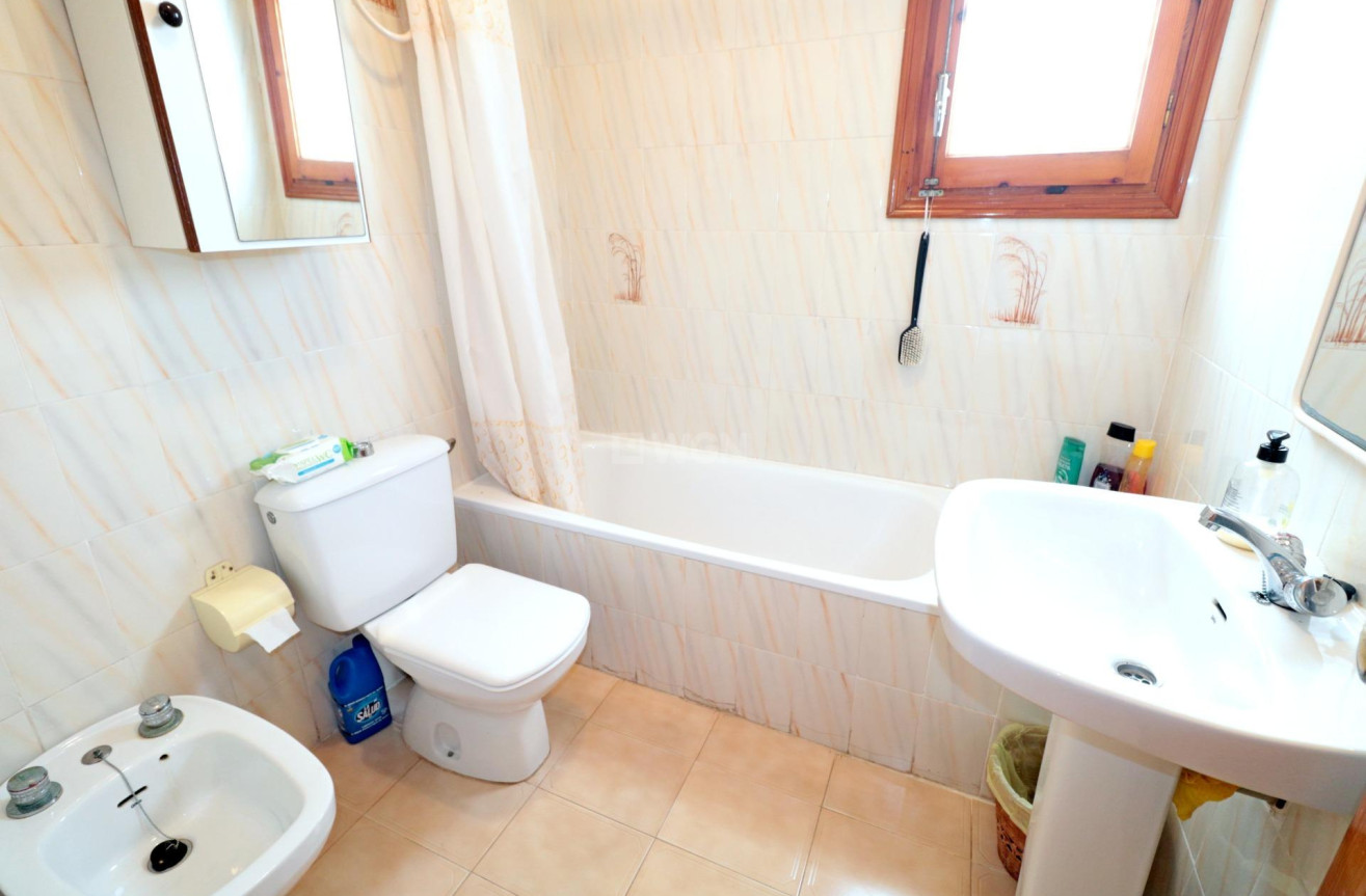 Resale - Bungalow - Torrevieja - El Acequión - Los Náufragos