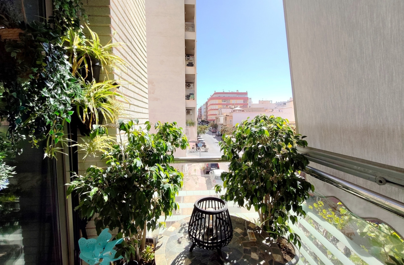 Odsprzedaż - Mieszkanie w bloku - Torrevieja - Costa Blanca