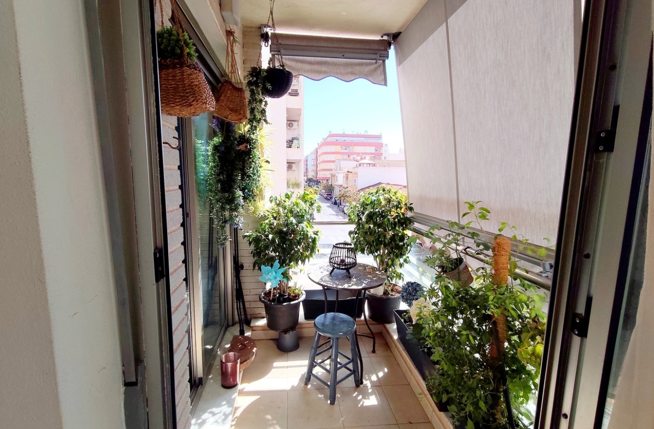 Odsprzedaż - Mieszkanie w bloku - Torrevieja - Costa Blanca
