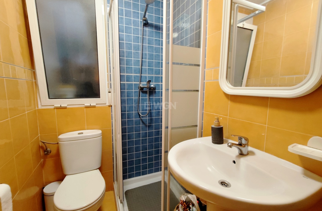 Odsprzedaż - Mieszkanie w bloku - Torrevieja - Costa Blanca