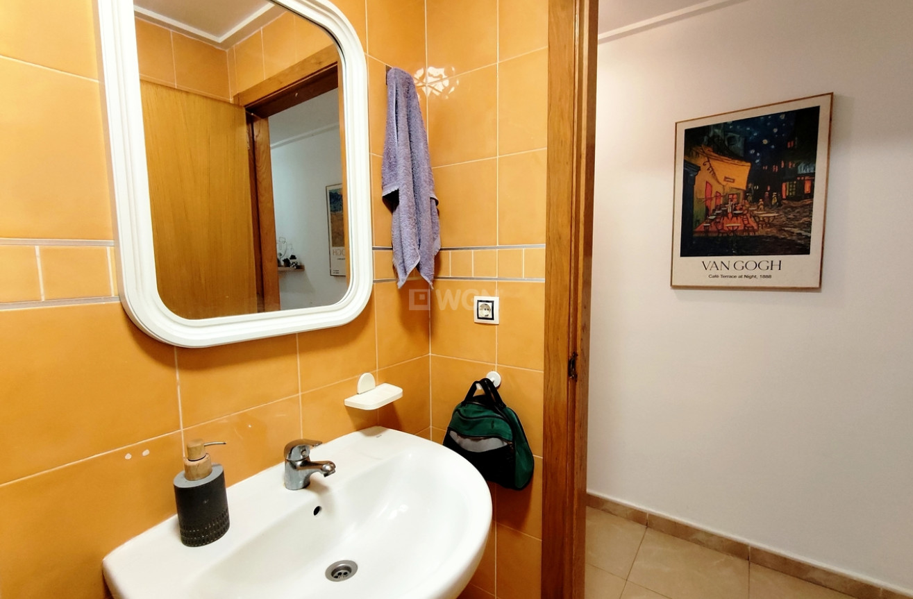 Odsprzedaż - Mieszkanie w bloku - Torrevieja - Costa Blanca