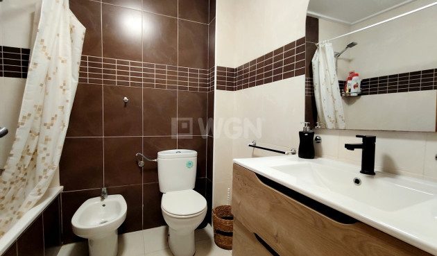 Odsprzedaż - Mieszkanie w bloku - Torrevieja - Costa Blanca