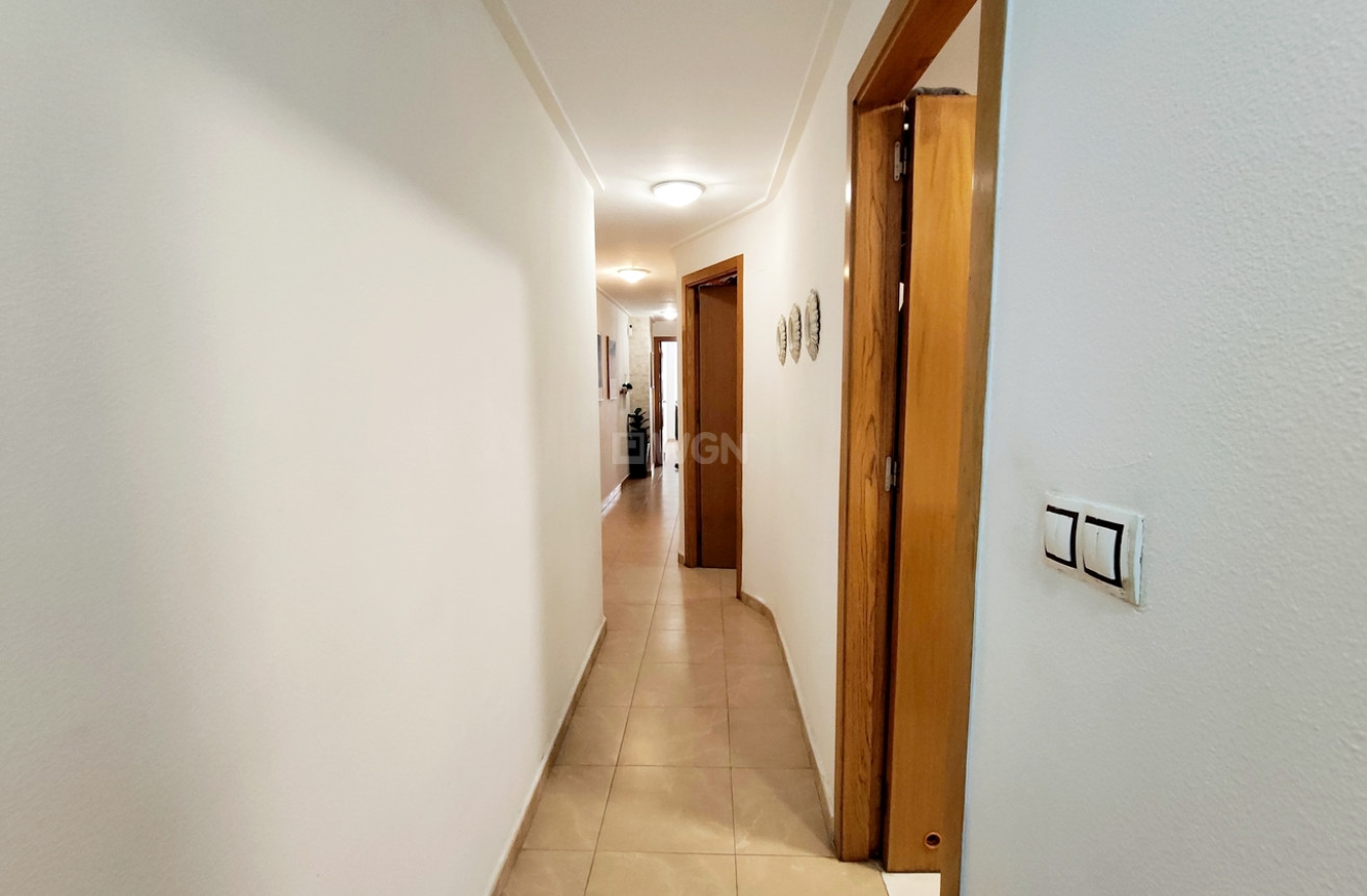 Odsprzedaż - Mieszkanie w bloku - Torrevieja - Costa Blanca